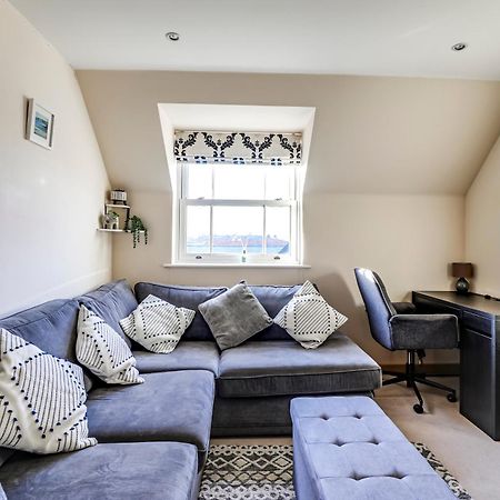 Entire 2 Bed Flat Contractors Families And Relocators Διαμέρισμα Γουέρ Εξωτερικό φωτογραφία