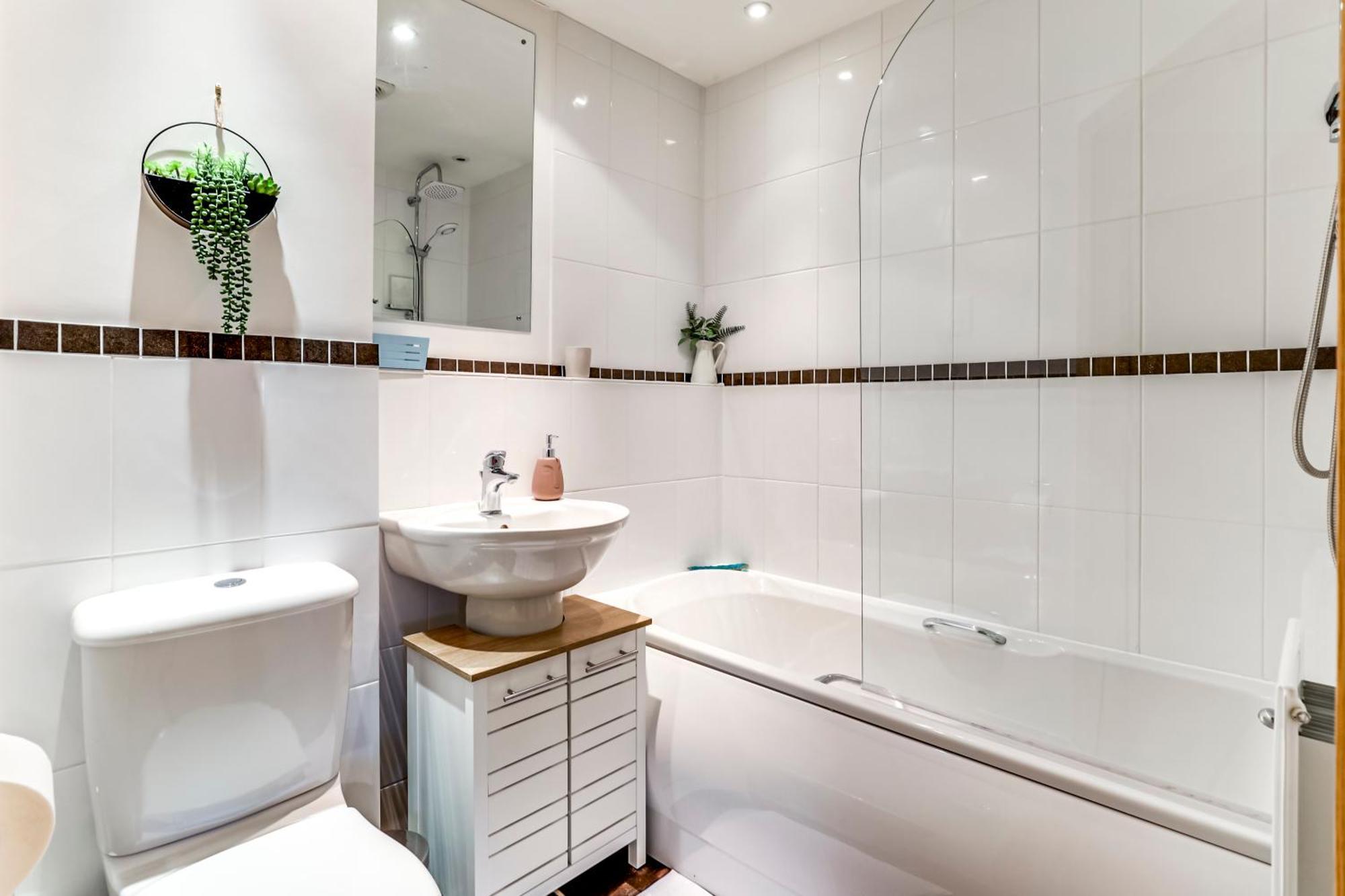 Entire 2 Bed Flat Contractors Families And Relocators Διαμέρισμα Γουέρ Εξωτερικό φωτογραφία