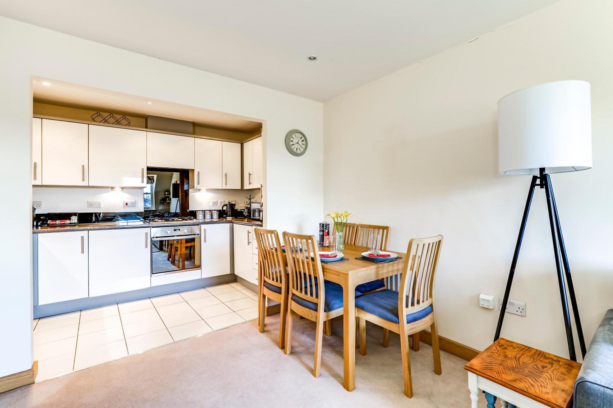 Entire 2 Bed Flat Contractors Families And Relocators Διαμέρισμα Γουέρ Εξωτερικό φωτογραφία